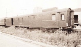 Wagon pocztowy na stacji Warszawa Główna, 1985. Fot. J. Szeliga....